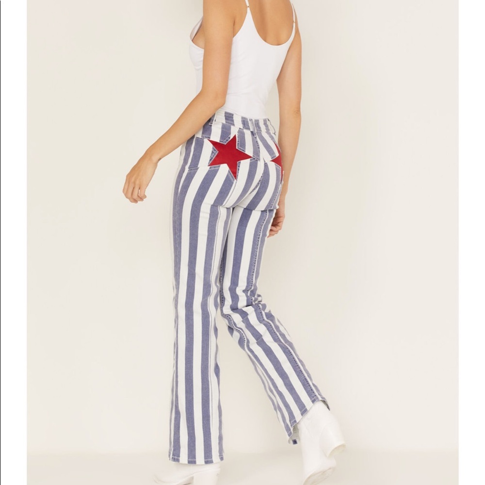 FREE PEOPLE WOMEN'S FIRECRACKER STAR & STRIPE FLARE JEANS